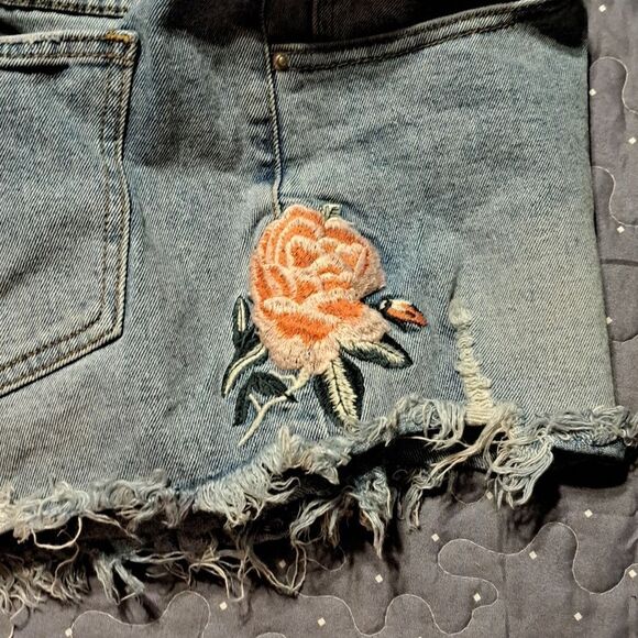 Angel Kiss jean rose shorts size 11 - Picture 5 of 5